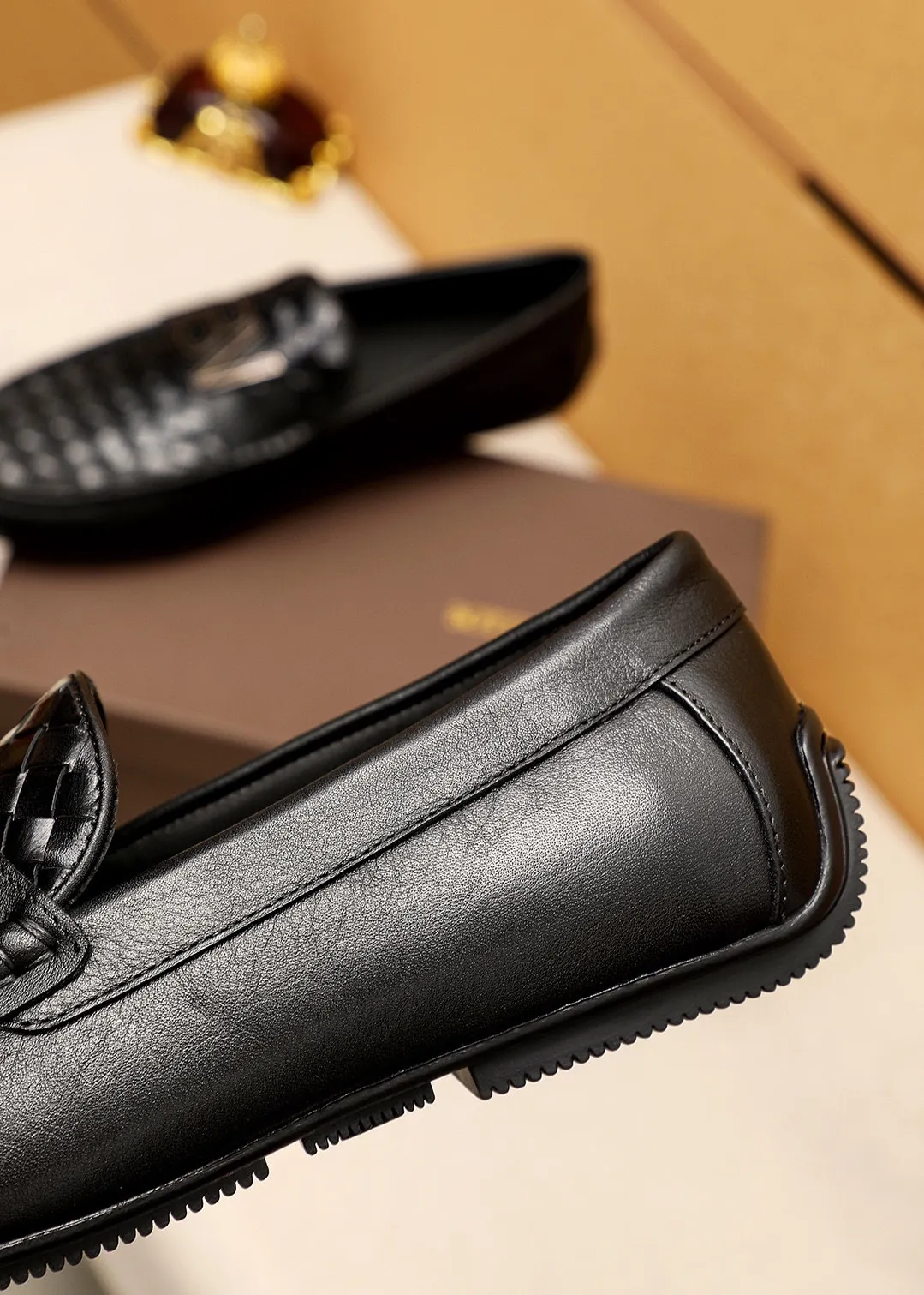 Men's Men's Shoes 💰: 420 💐BV Men's Slip-on Shoes® [BOTTEGA VENETA] Official website counter new model, one-to-one mold opening ⚠Italian calfskin embossed ➕Cow 🐂 leather lining. Driving slip-ons, available at counters, sizes 39-44 (38.45🉑️customized)